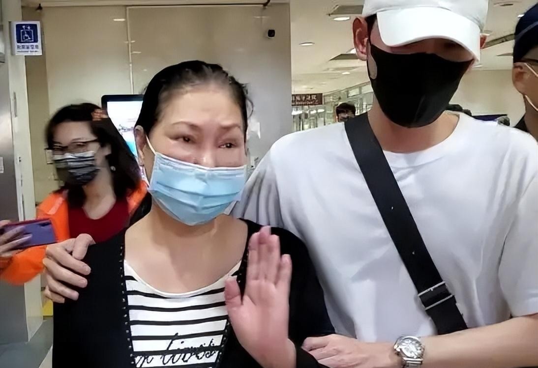 S妈深夜7字发文疑似炮轰汪小菲，此前放弃遗产声明再引争议