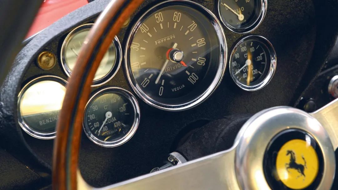 为什么说法拉利250 GTO是汽车收藏界的巅峰之作