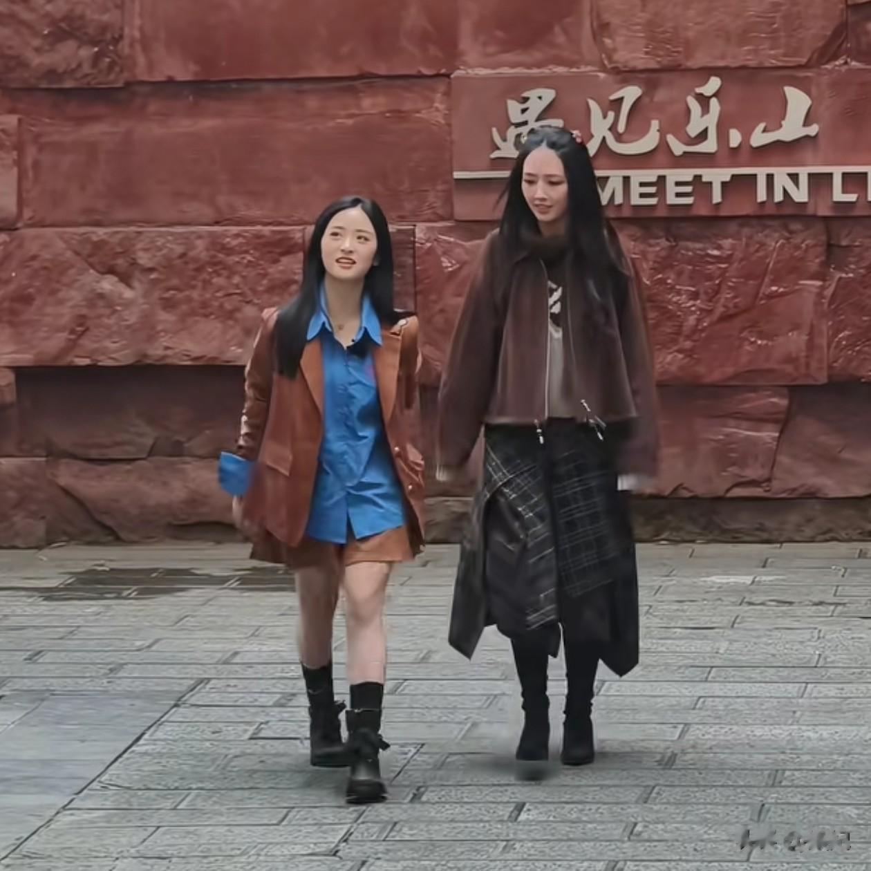 41岁郭碧婷与28岁沈月录综艺被偶遇！一个甜美可人，一个优雅知性