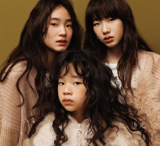 颜值能接班林志玲？小S二女儿最新出游照曝光，牛仔套装青春靓丽