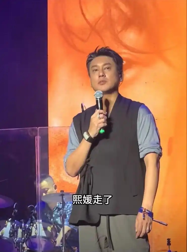 捞金不识相！歌没几首，长相路人甲，还要开全国演唱会，结果凉了
