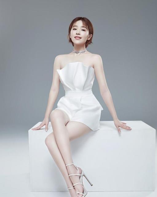 阚清子的热搜爆了！被曝婴儿刚出生就夭折，网友情绪一边倒