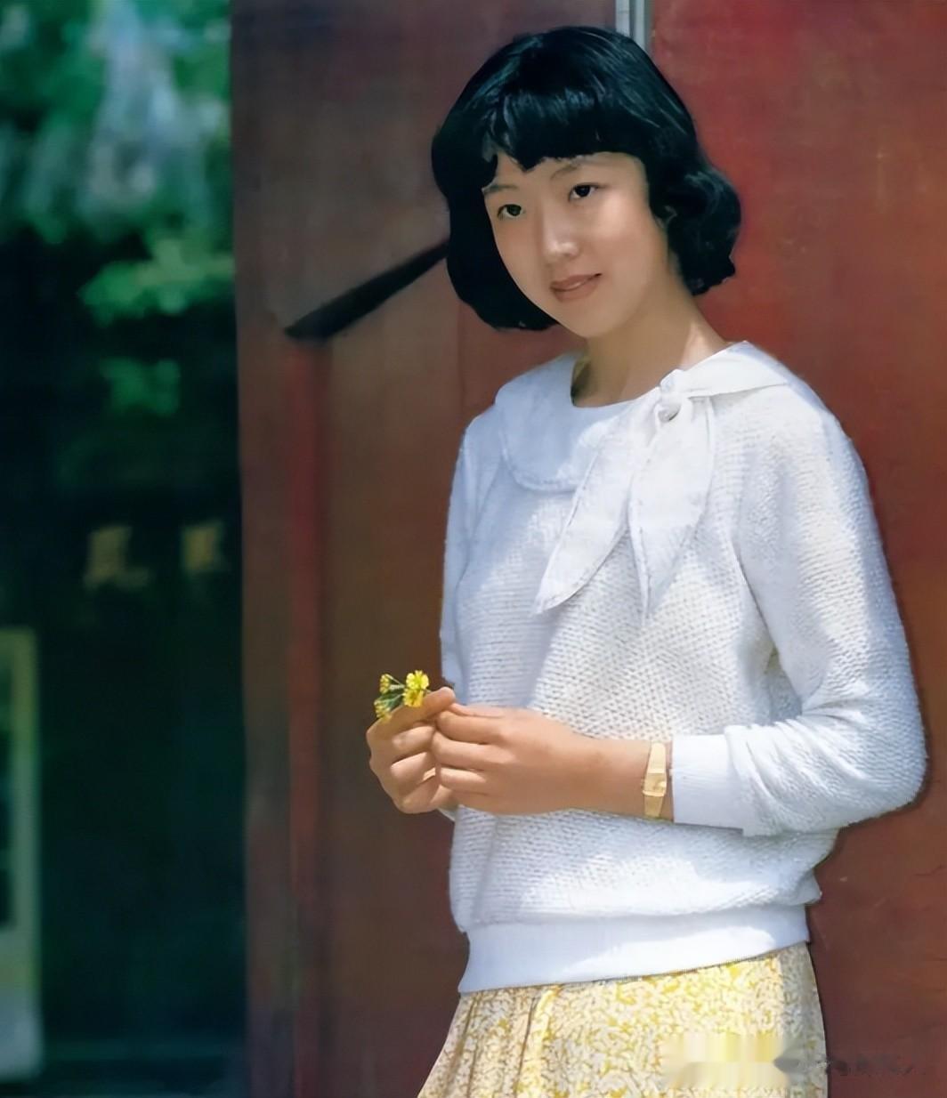 6次怀孕5次堕胎，终身不孕的她惨遭丈夫抛弃，二婚后又被宠上天