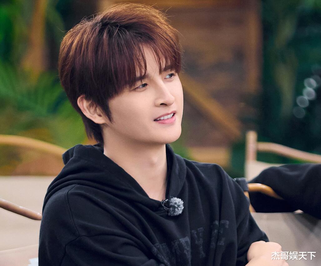 胡夏的敢怒不敢言，张晋输给李承铉，让我看到《披哥》有多不公平