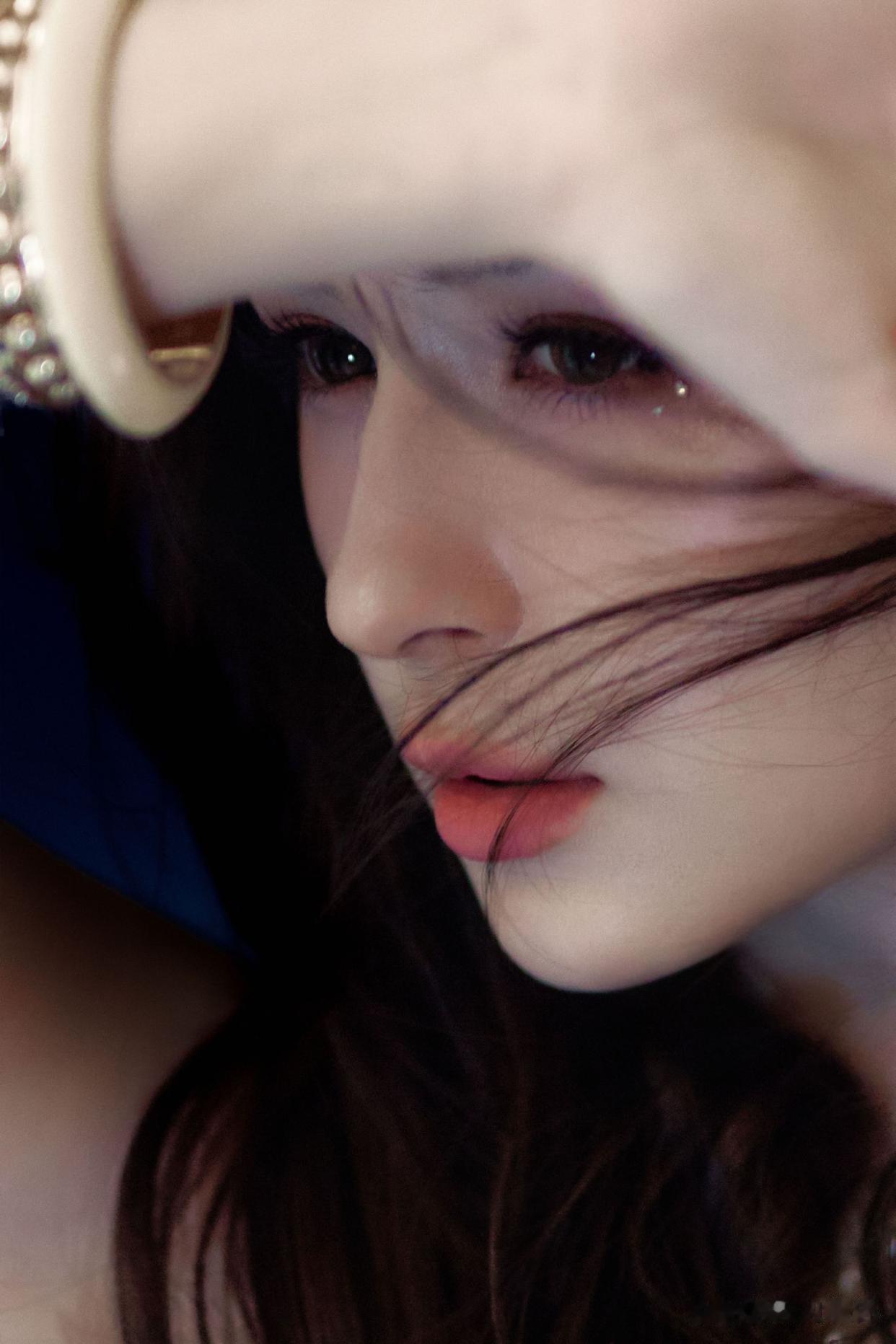 哈妮克孜，短裙大长腿，活力十足。