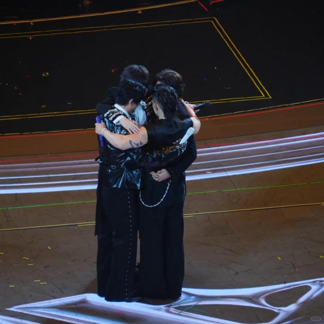 朱孝天嫉妒心藏不住了！公开嘲讽阿信“又老又丑”，评论区已沦陷