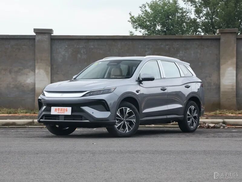 新款比亚迪双宋齐上市,9.98万元起!200km纯电+云辇-C,又要卖爆?