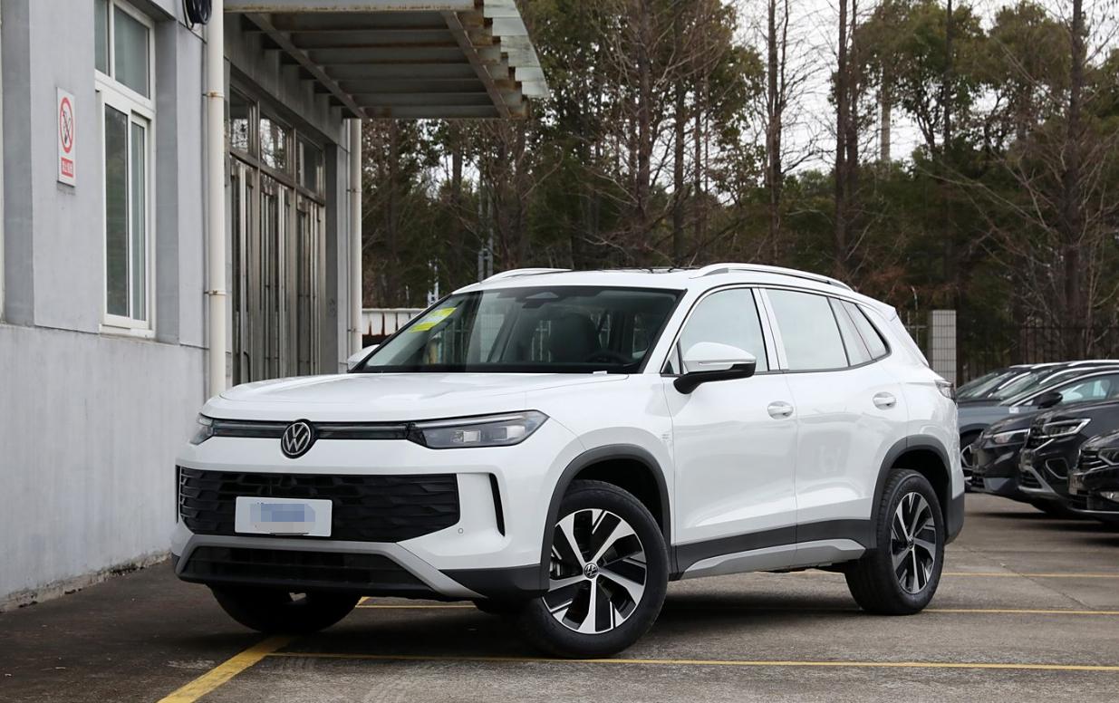 在动力方面，探岳搭载了高性能的发动机