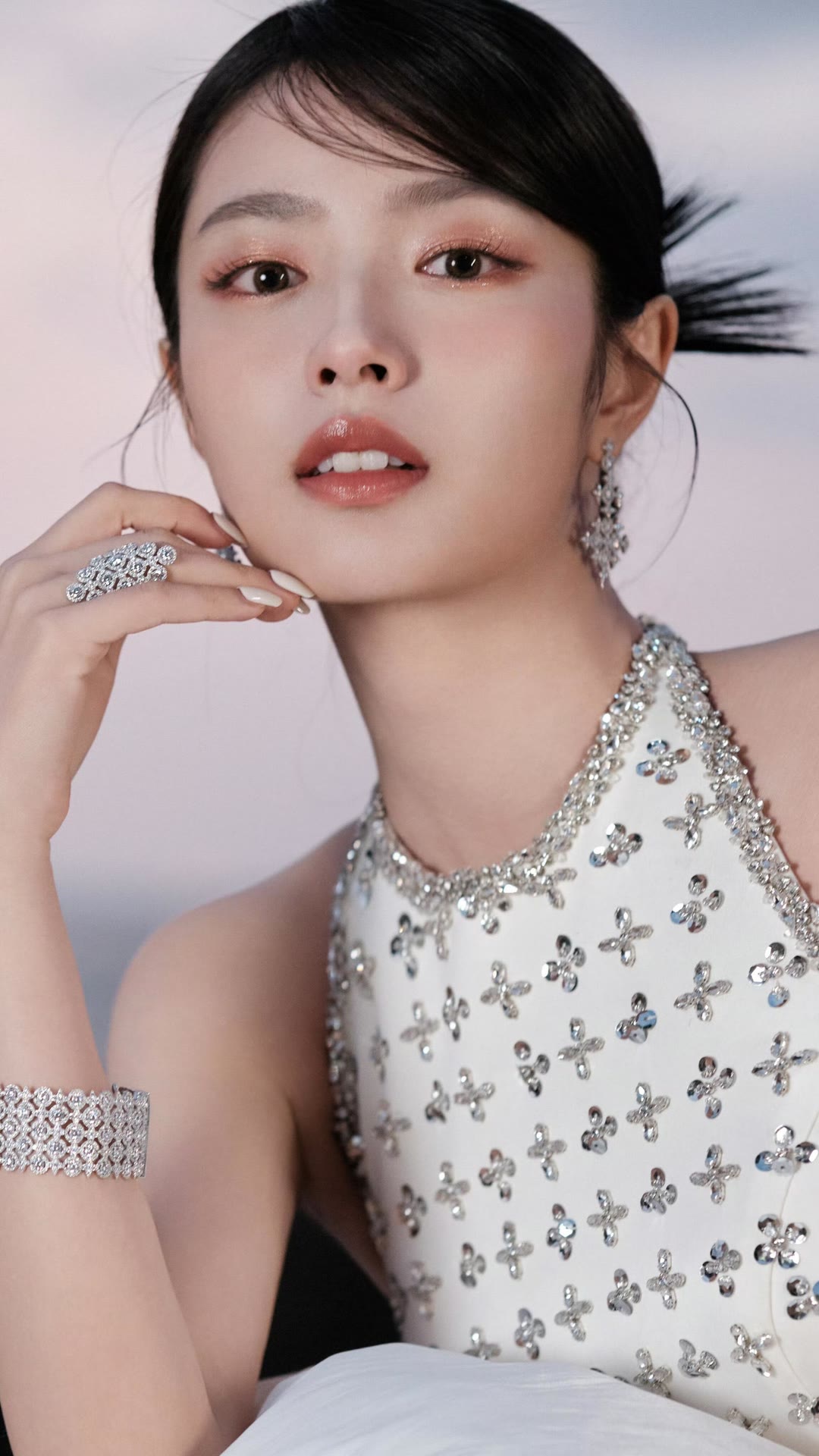 徐若晗《爱你》热播后首露面！48kg腰臀比绝了，素颜状态美过修图