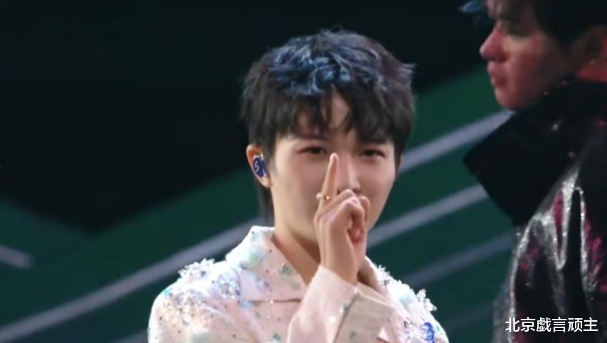 618晚会：阵容神仙打架，周深唱跳舞台收视登顶，实力打脸营销号