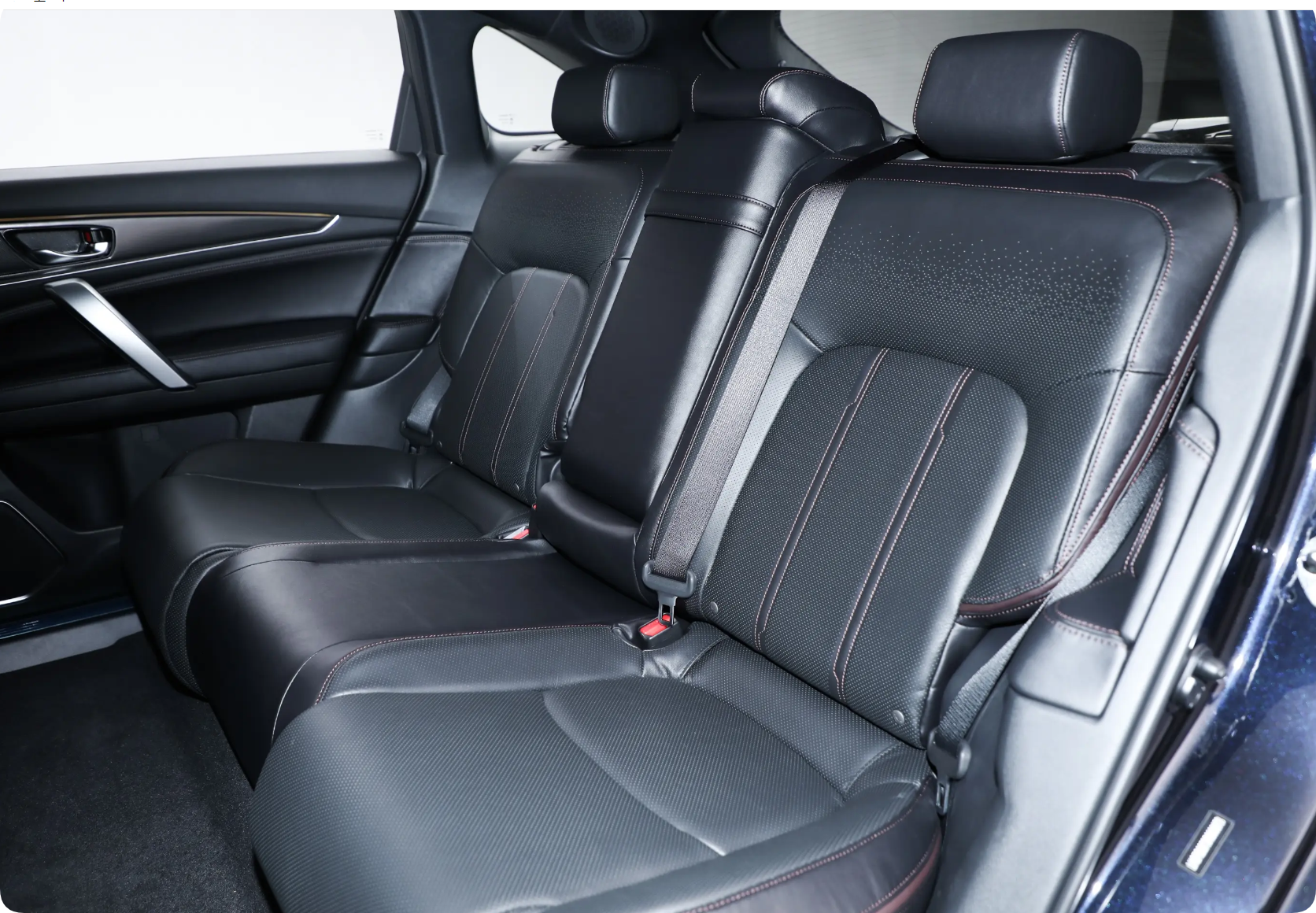 “王炸”中大型SUV，一口气降3万！272马力+9AT，如深海静音