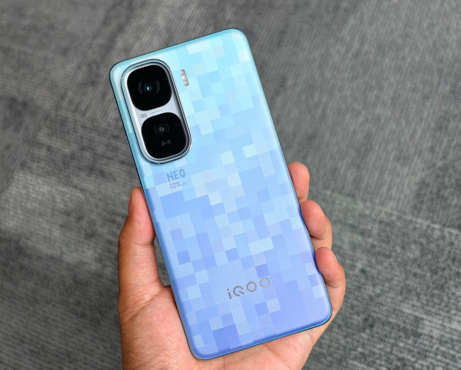 “最便宜的”骁龙8至尊版手机，2K屏+120W闪充+大电池，仅2379元