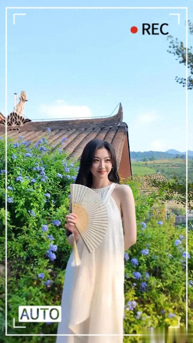 景甜人如其名，温柔甜美，今天分享的每一张照片都很出片！