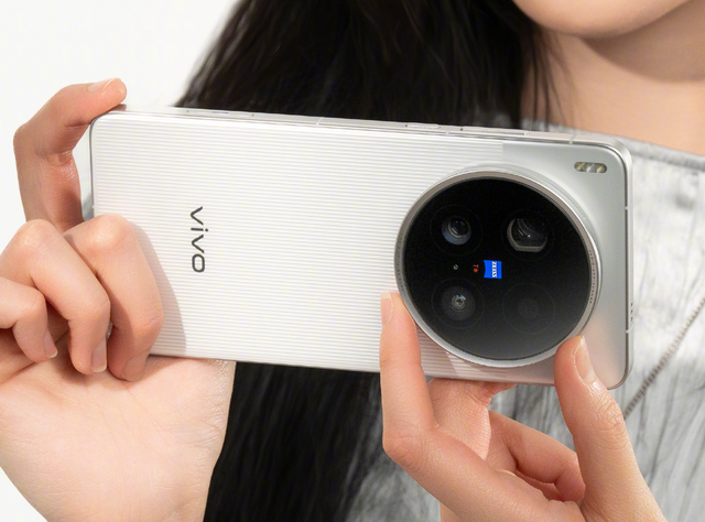 谁是毕业旅行拍照神器?苹果OV三大旗舰横评,优缺点一文看懂!