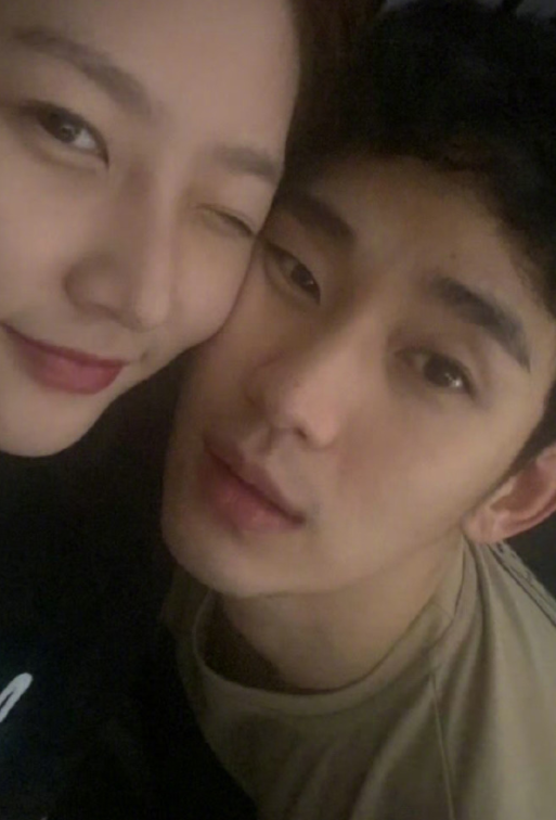 金秀贤金赛纶亲吻照曝光！金秀贤死不承认，金母想为女儿恢复名誉