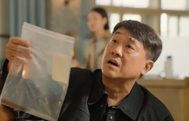 不合适就别硬演刑警!何冰搭档新人成“灾难现场”,苦瓜脸太出戏