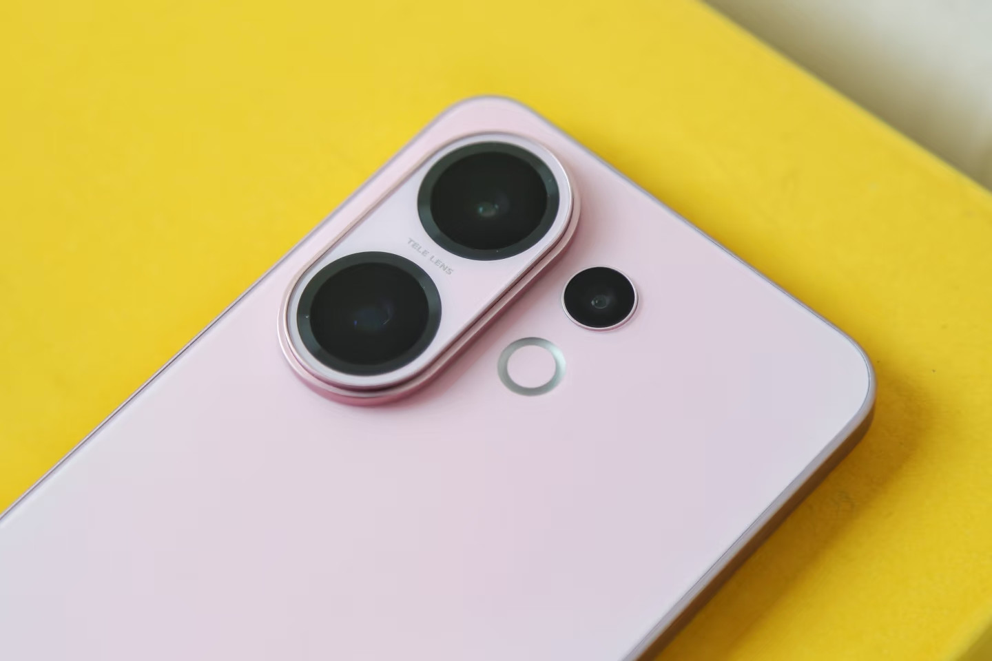 vivo打響“價格戰”，極窄直屏+6500mAh+百倍變焦，現跌至1589元