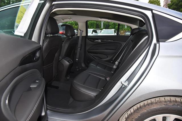 中级车降到12.39万，配2.0T+9AT，档次高安全性好，比国产还便宜