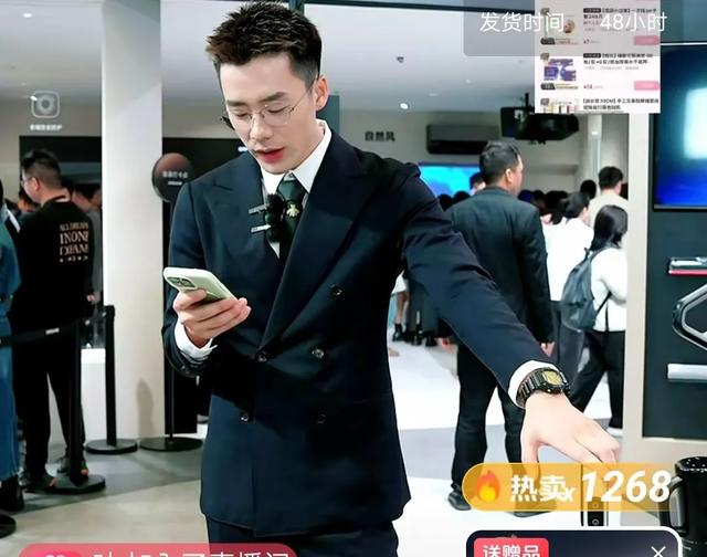 董宇辉与顿顿同台,数据力压对方有三点原因,双方无交流引热议