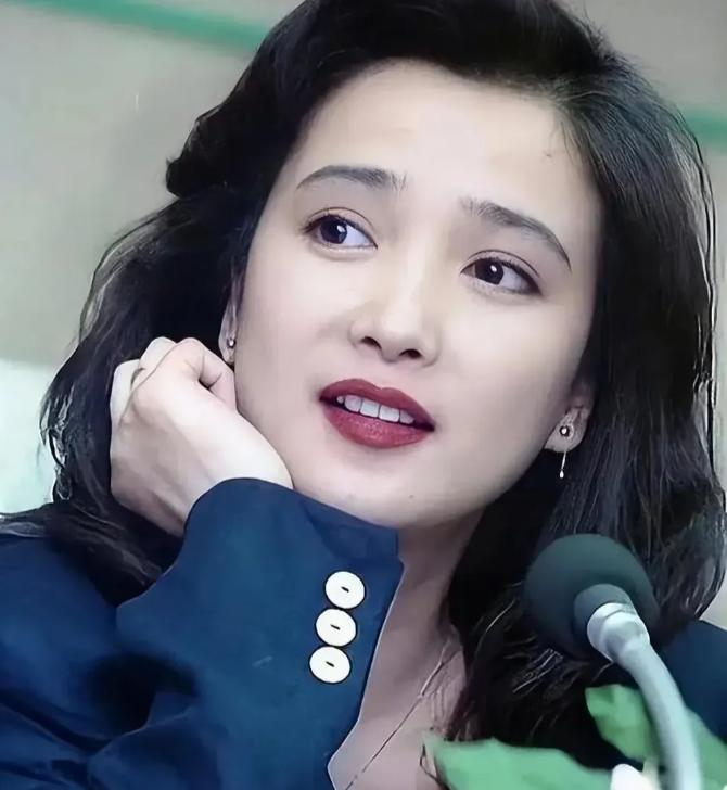 何晴病逝1天后，才发现独子名字取得暗藏深意，字字都有来头