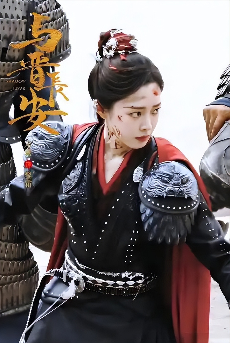 代言辱华品牌、绯闻不断、脸垮了仍风生水起,不红才是保护色?