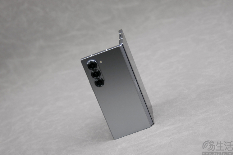 廉價折疊屏手機將至，誰贊成、誰反對？