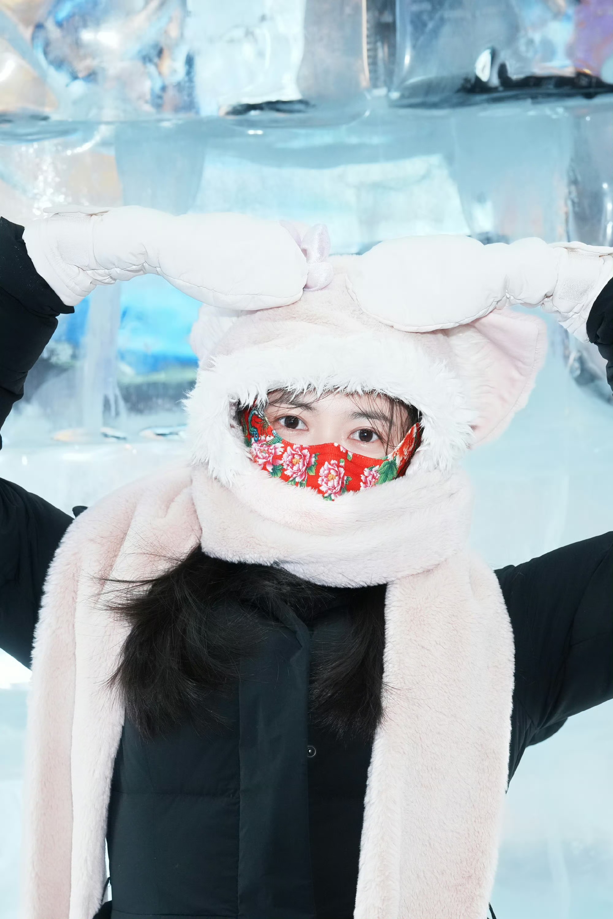 陈钰琪反差感绝了!红毯造型明艳优雅,私下冬日日常软萌元气