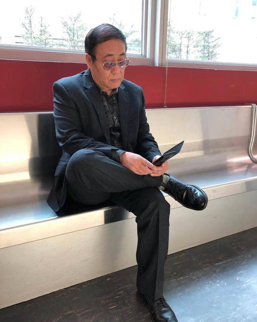 TVB老戏骨因身体问题退出幕前