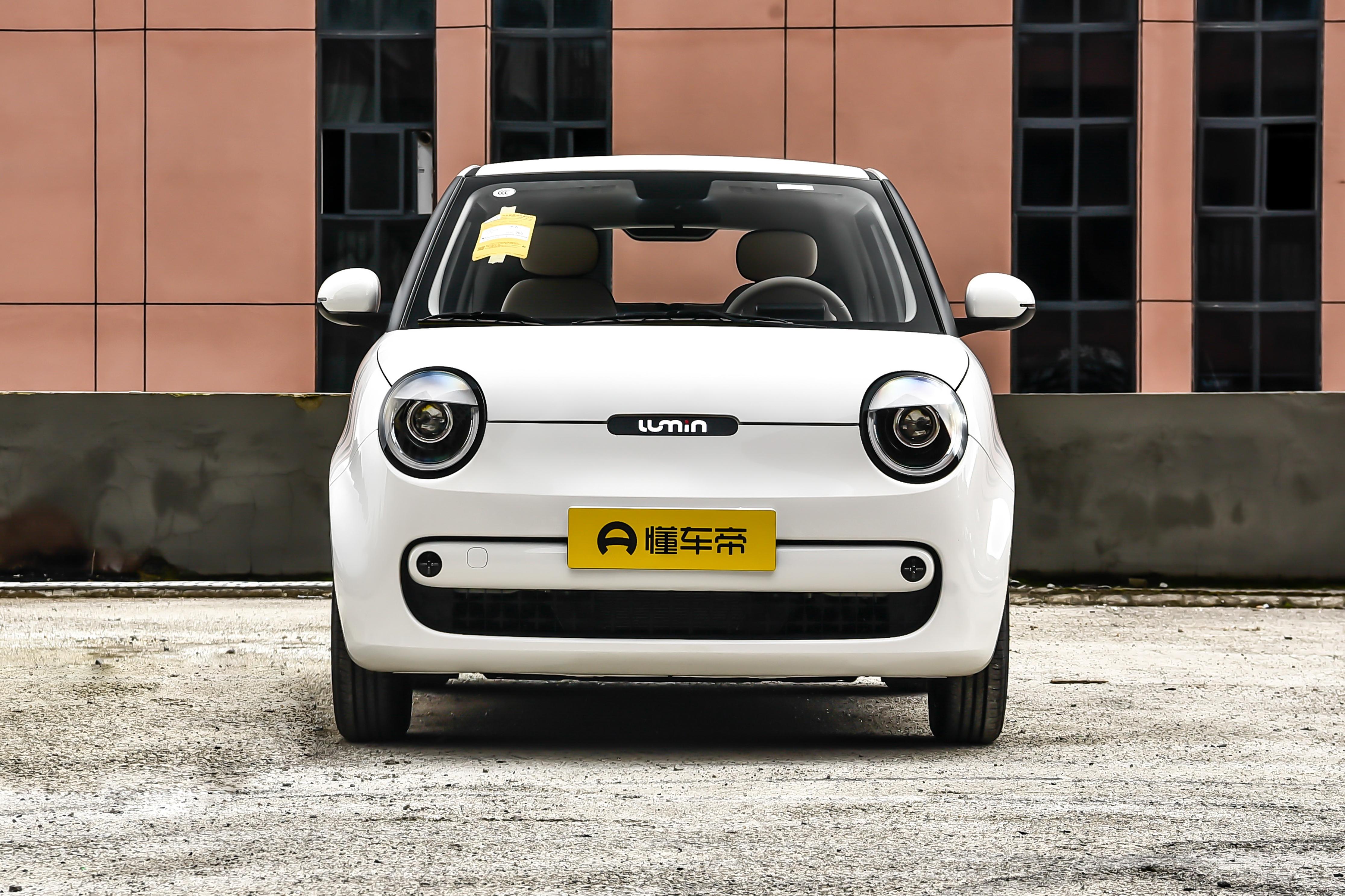 五菱宏光MINI EV 对比长安糯玉米 该怎么选?