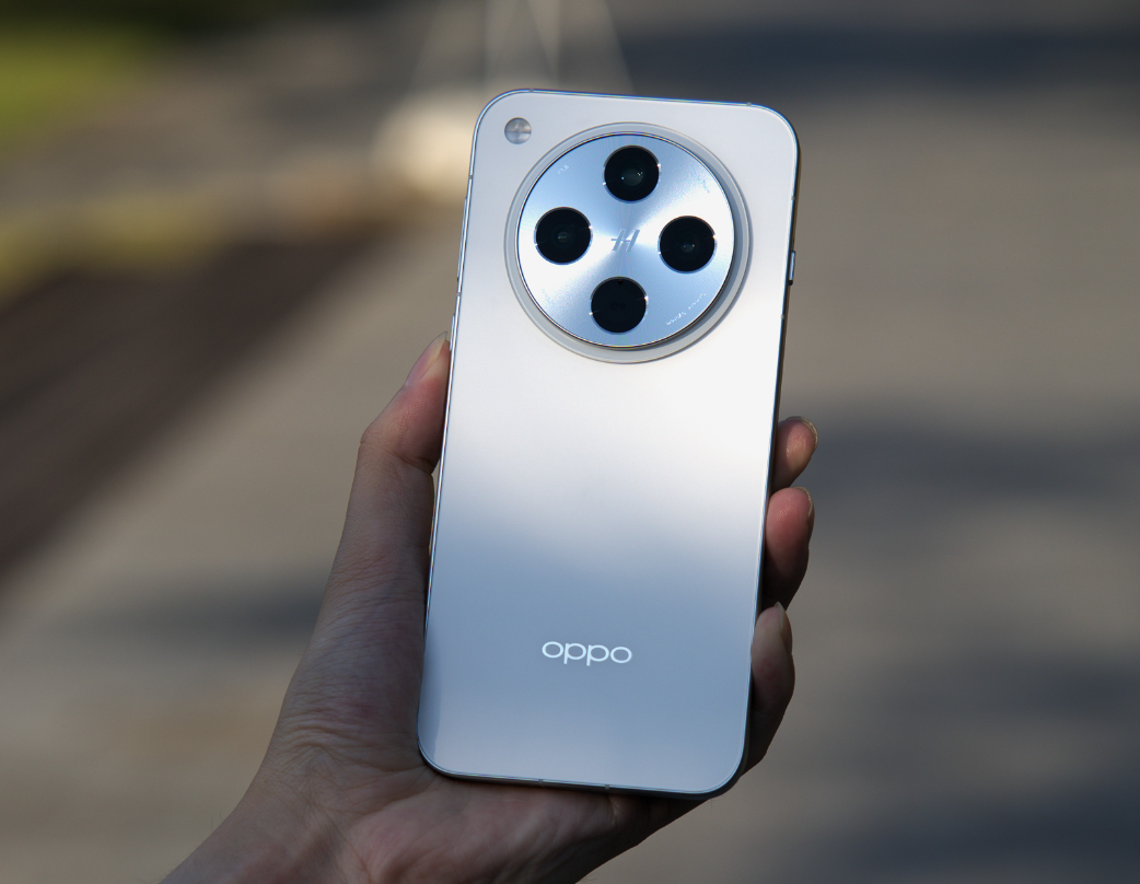 OPPO豁出去了，高端旗舰突降至3289元，哈苏三摄+天玑9400+IP69