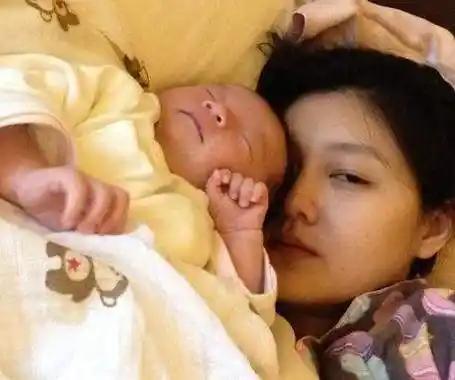 至亲变凶手？难怪汪小菲提醒小心妹妹，你看大S去世前她做了啥