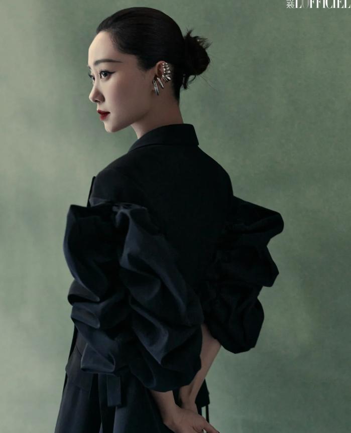 温婉大气骨相抗打 张小斐算不算顶级美人？看她的出圈神图就懂了