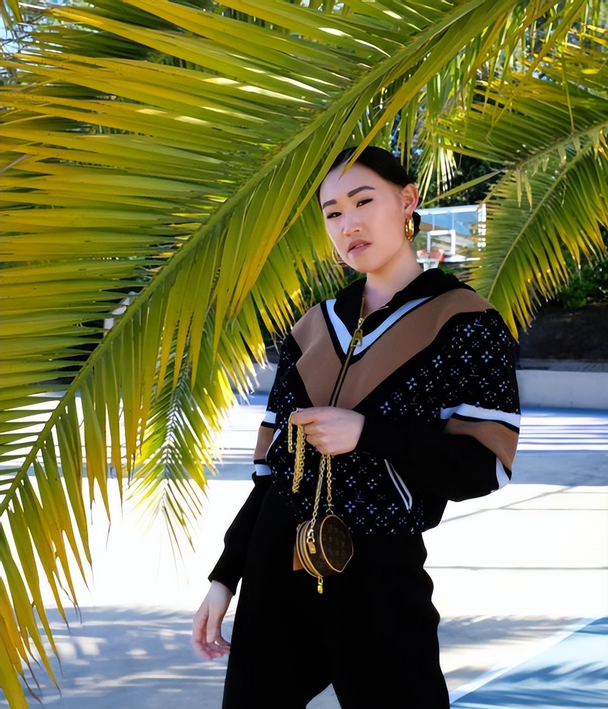 华裔炫富千金：第三代清华子弟，家族资产400亿，她却没有继承权