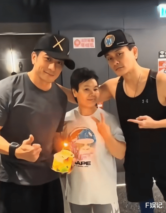 黄宗泽在健身房为吴卓羲庆生 两人感情好连健身都约在一起