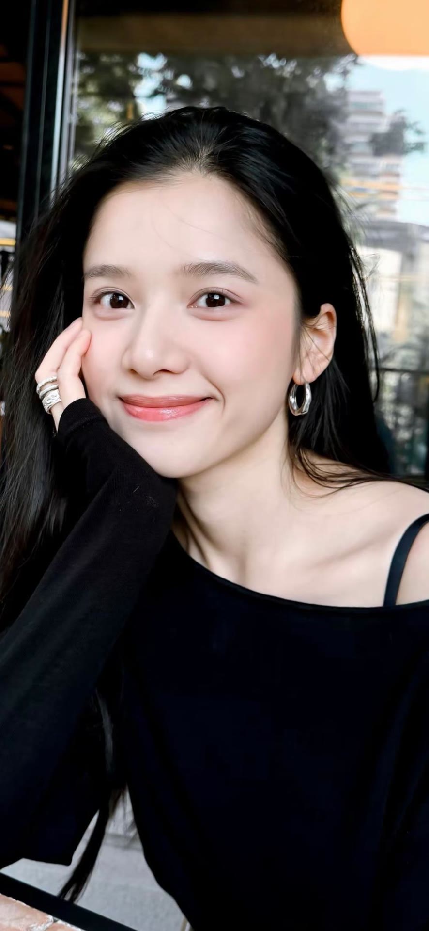 张靓仪，身材完美曲线