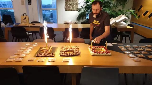 华为又开源了个大的:超大规模MoE推理秘籍