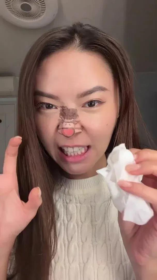 30岁TVB小花获赞索腿天后,被质疑整容拍片疯狂自虐鼻子证纯天然