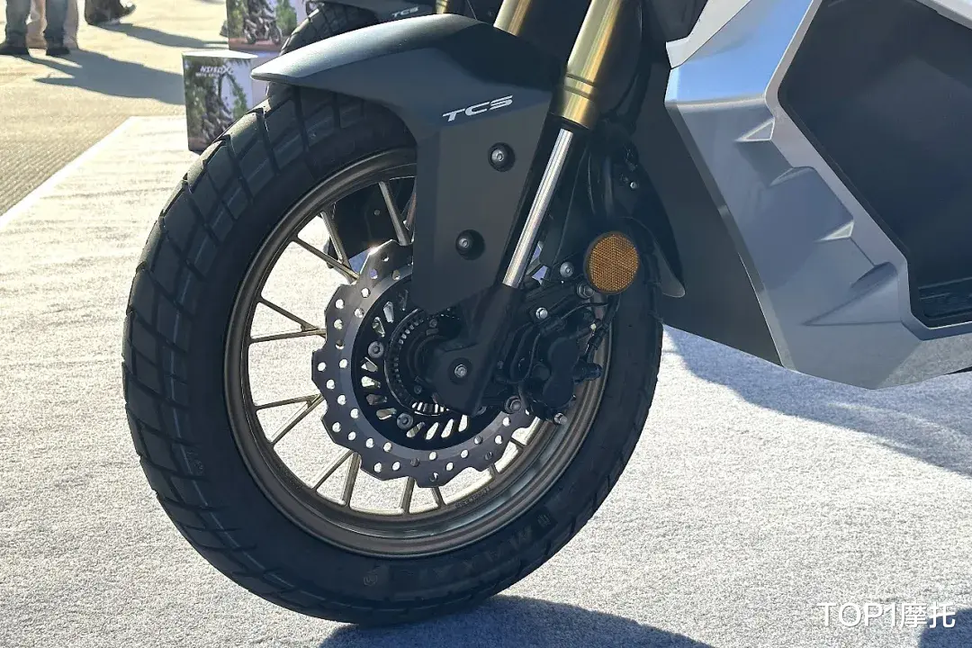 能否平替ADV150，新大洲本田NS150XC试驾，飞坡、滑胎、烂路信手拈来