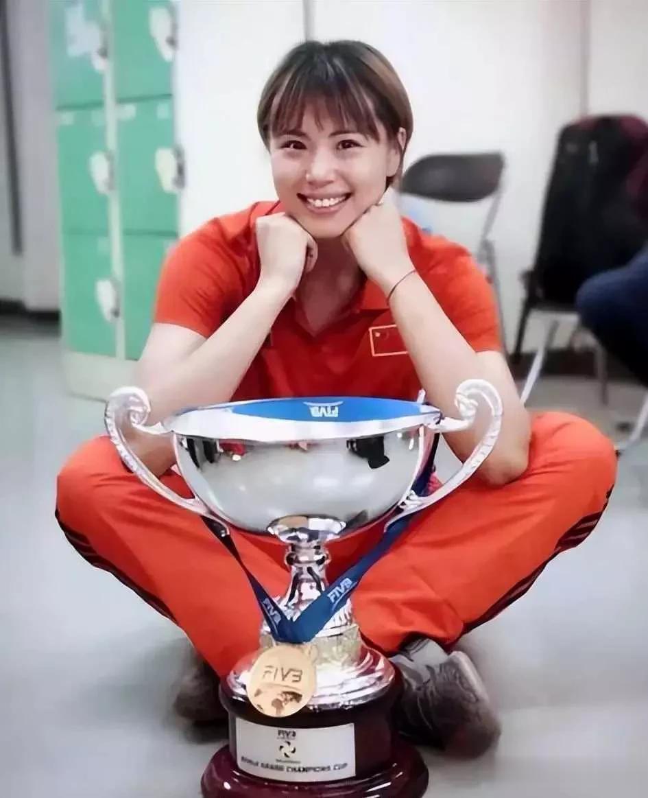 曾春蕾高调晒照！丈夫帅气多金，两个儿子满脸福相，如今生活幸福