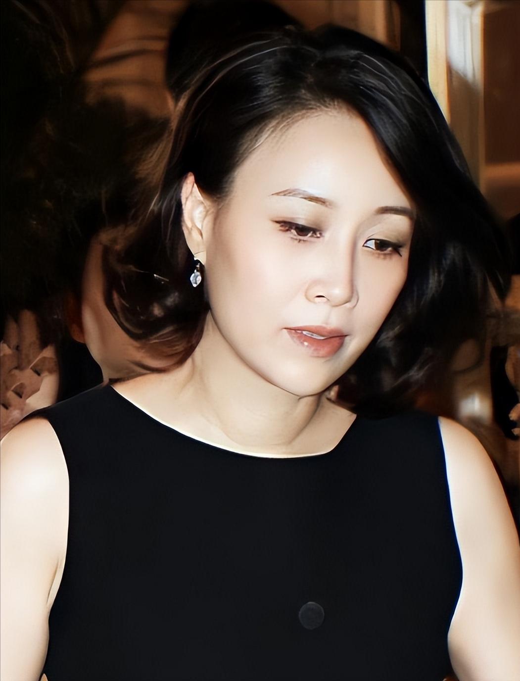 出轨风波真相大白3个月，那英近况曝出，事实证明，马伊琍说对了