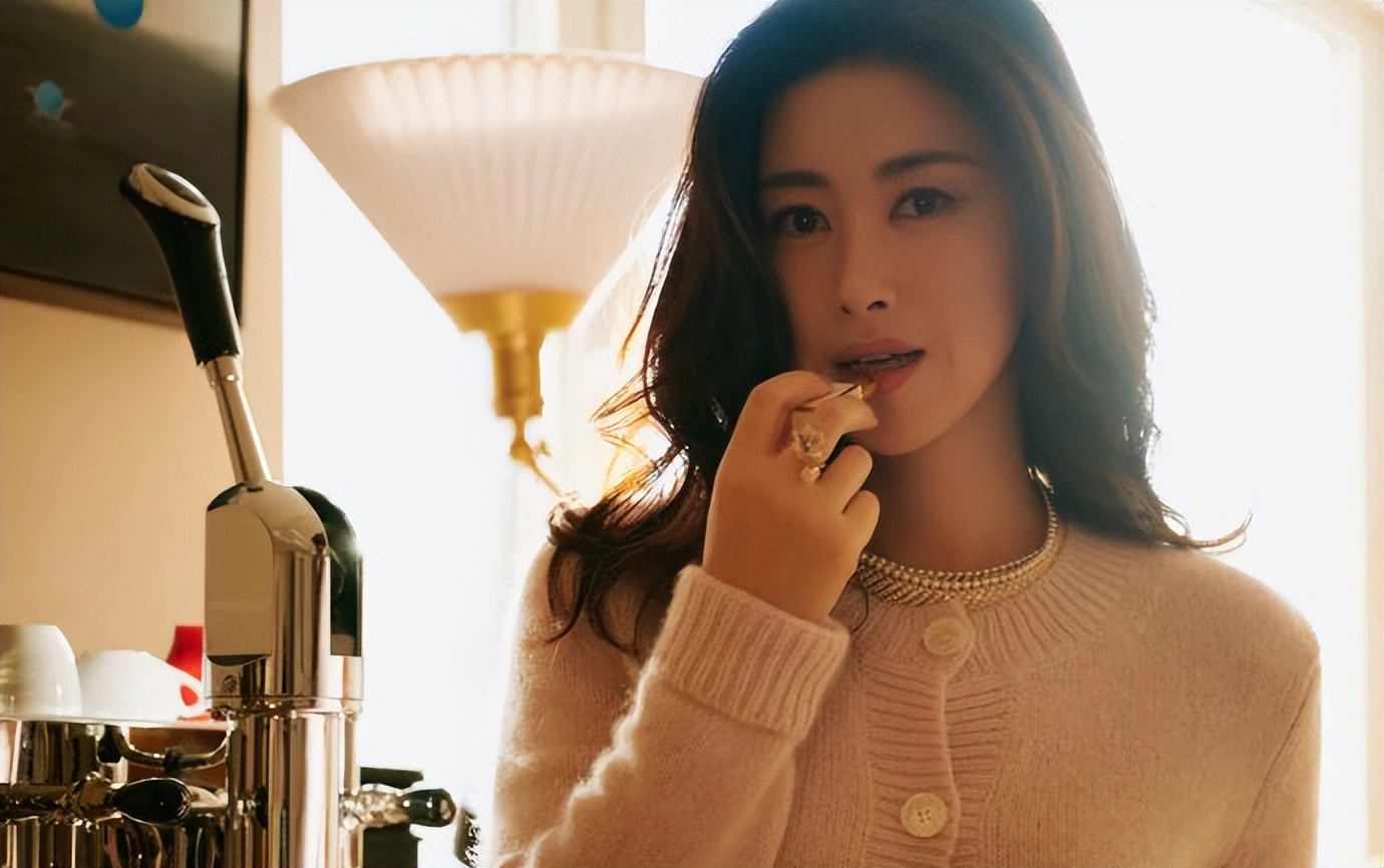 演员朱珠疑似塌房？照片流出，惊呆网友！