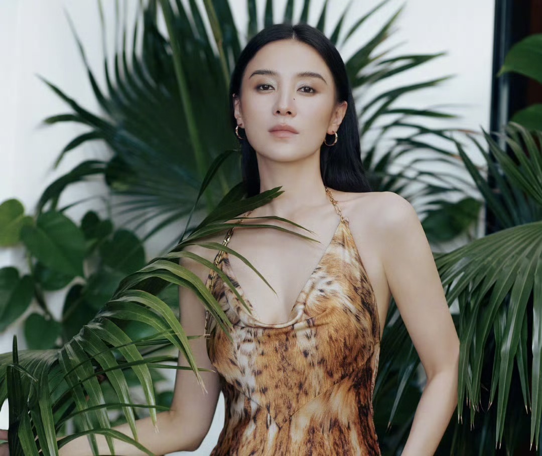 45岁宋佳5段感情史被扒！比现任老公大7岁，与前任最大年龄差23岁