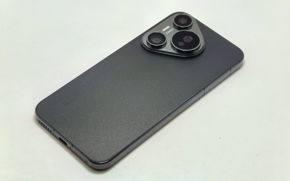 华为宣布清仓，12GB+512GB跌价1600元，不好卖只能继续降