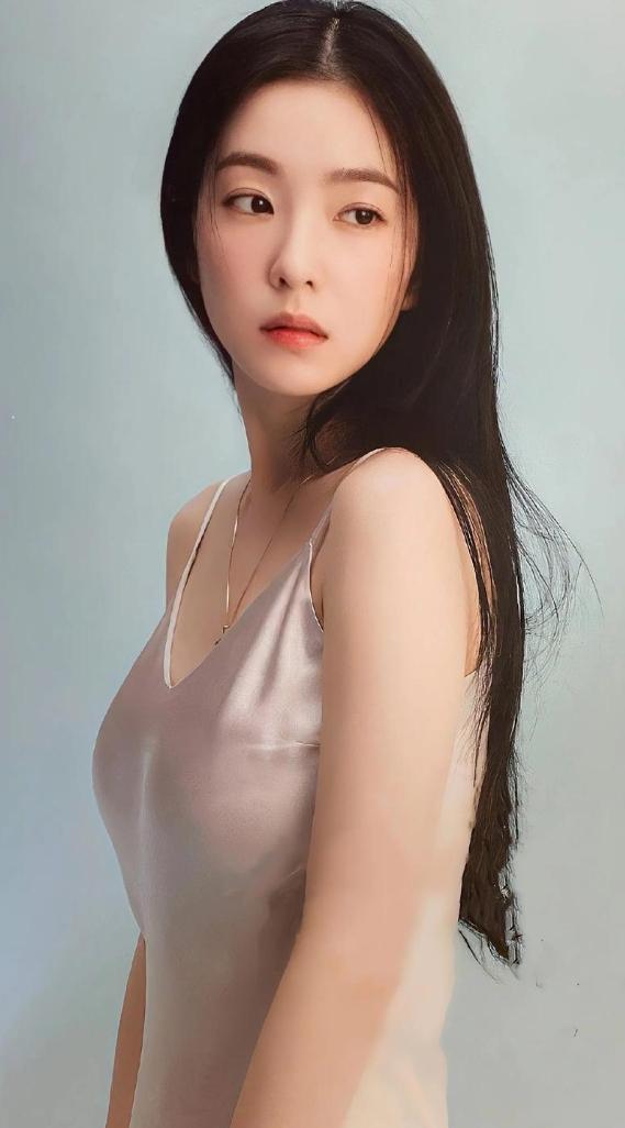 矮个子美学暴击：起底Irene裴珠泫'第一美人'资本操控链