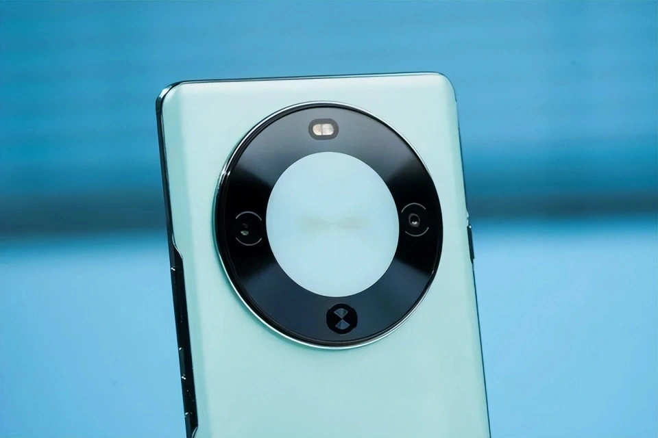 华为开启降价模式，6100mAh+卫星消息，512GB手机售价一降再降