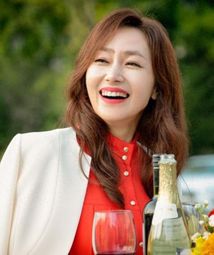 韩国女星离婚17年，坚持单身无子，如今感到后悔：真的很孤独