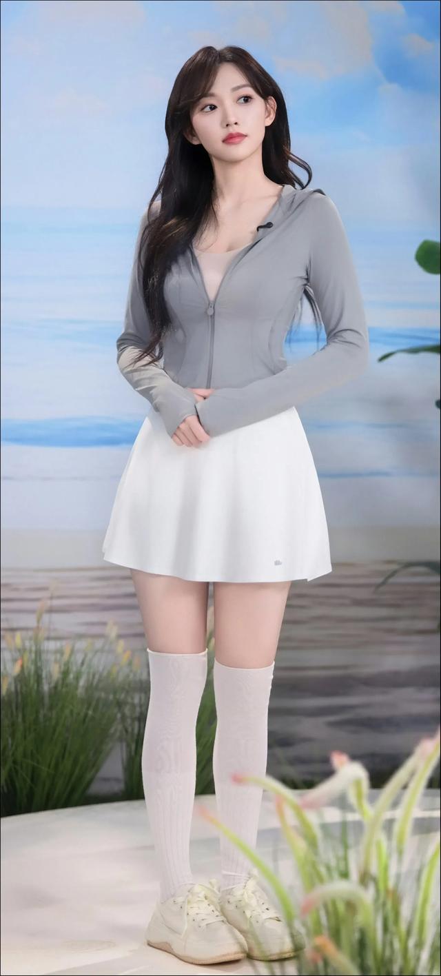 精选壁纸-总有一双腿是你不认识的，女明星高清无水印壁纸美图