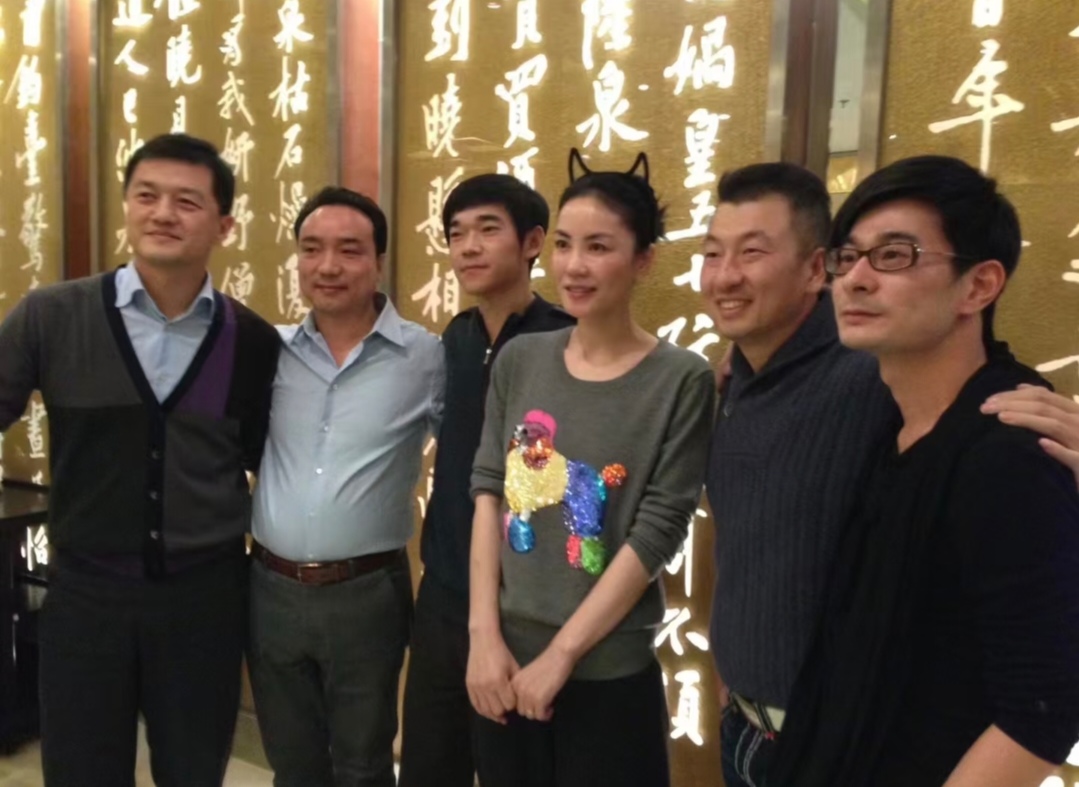 同学曝李亚鹏一件往事：嫣然慈善晚宴上为捐赠者喊停，并晒照为证