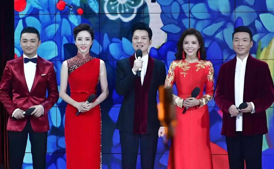 曝2026央视春晚彩排！3大“老毛病”不改，网友：今年电费又省了