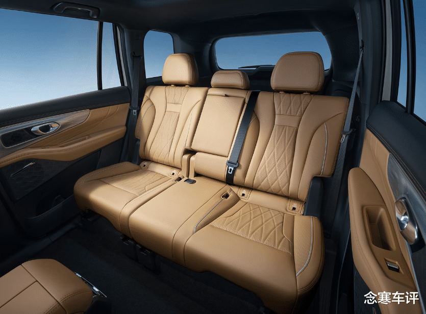 传祺GS8新皮肤上线!一张“军绿”改色膜卖3799元,配2.0T+8AT